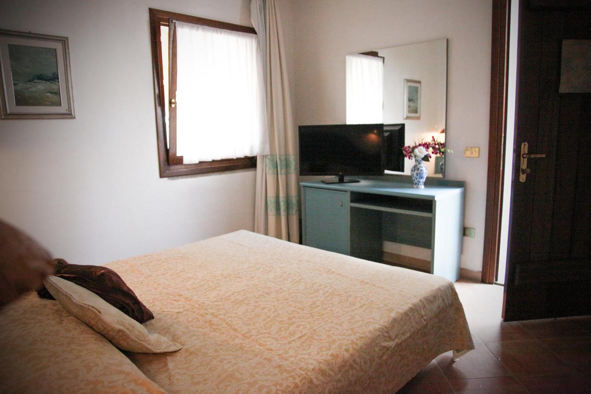 Hotel Micalosu Cannigione Kamer foto