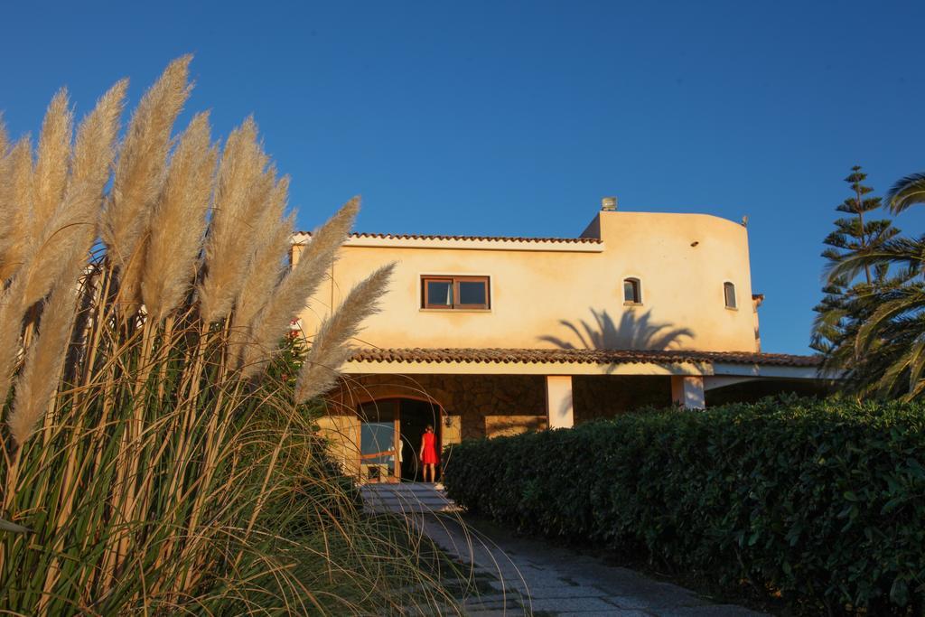 Hotel Micalosu Cannigione Buitenkant foto