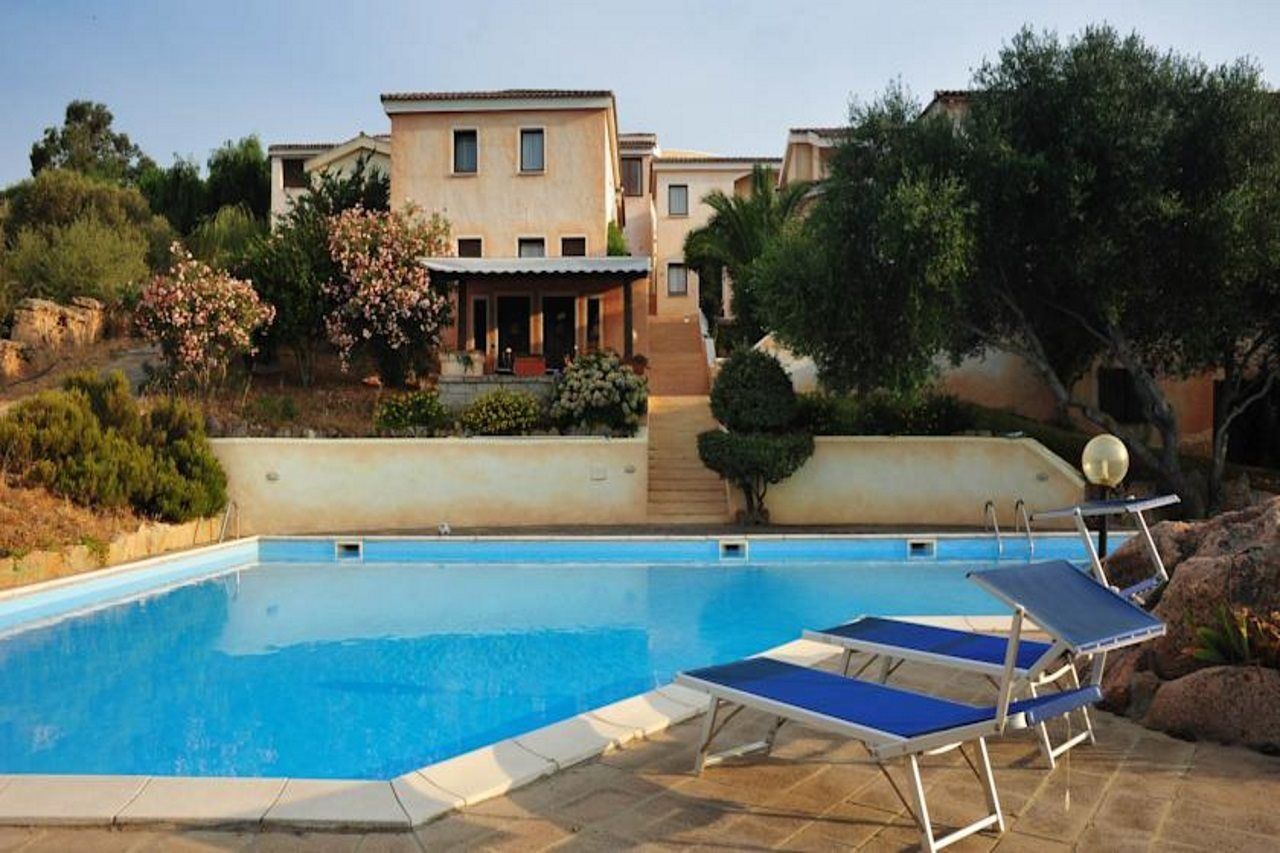 Hotel Micalosu Cannigione Buitenkant foto