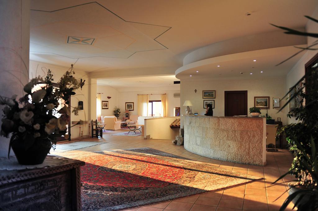 Hotel Micalosu Cannigione Buitenkant foto